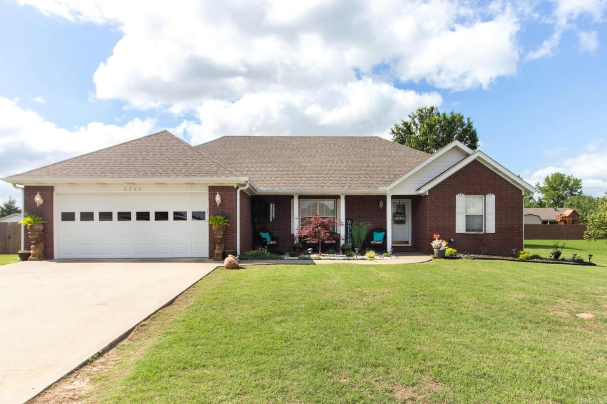 3206 STONEGATE DR, PARAGOULD, AR 72450, photo 1 of 17